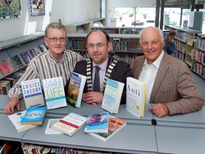 Carrigaline Lions Book Pres to Carrigaline Library 26-6-13 Pic 01